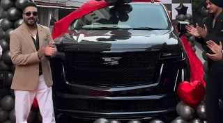 watch-singer-mika-singh-joins-shahrukh-khan-to-own-a-cadillac-escalade-worth-rs-5-crore
