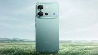 Vivo V80 Marks India Debut: Snapdragon Chipset, 50-MP Zeiss Cameras And 7,200mAh Battery Inside