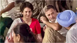 rahul-priyanka-gandhi-booked-for-entering-akashvani-bhawan-without-permission-during-india-bloc-march-against-gyanesh-kumar