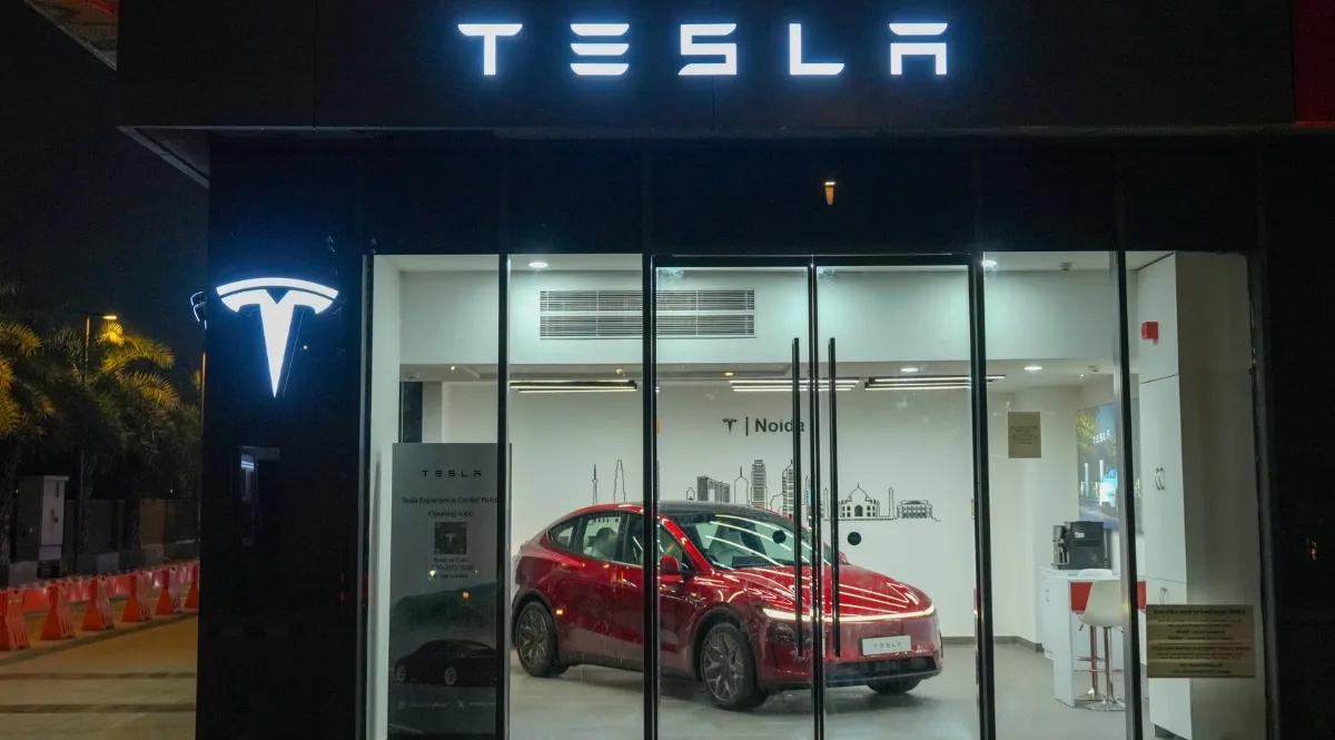 Tesla Opens New Experience Centre In Noida: Model Y RWD And Model Y L ...