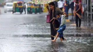delhi-rain-delhi-weather-delhi-ncr-rain-thunderstorms-waterlogging-weather-protest
