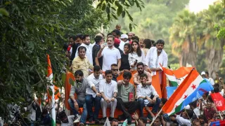 india-bloc-agitation-delhi-police-registers-multiple-firs-over-opposition-protest-cites-barricade-breaking-defacement