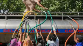 mumbai-water-crisis-bmc-plans-tanker-booking-app-revive-wells-to-deal-mumbai-water-cut-latest-updates