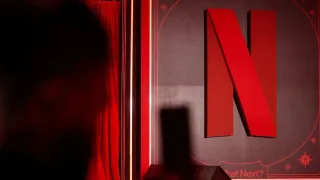 netflix-layoff-cuts-1000-jobs-streaming-giant-faces-fierce-competition-and-strategic-challenges