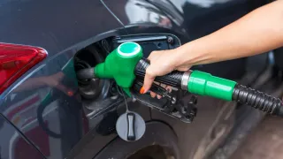fuel-price-hike-before-diwali-government-may-raise-petrol-and-diesel-prices-in-november-says-oxford-economist