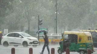 imd-weather-update-october-17-heavy-rain-thunderstorms-to-hit-tamil-nadu-kerala-karnataka-andhra-pradesh-will-delhi-ncr-get-break-from-showers-this-weekend-check-forecast