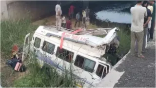 delhi-mumbai-expressway-accident-bus-overturns-kota-dead-injured-latest-updates