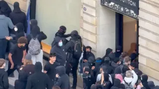 france-protest-2026-apple-louis-vuitton-and-herms-stores-looted-public-buildings-attacked-as-unrest-spreads-watch