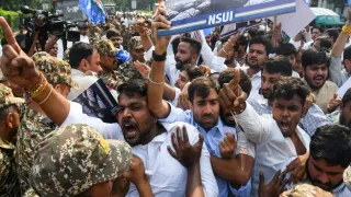nsui-stages-hallabol-march-in-delhi-demands-cec-gyanesh-kumar-resignation-anti-sir-form-6-vinod-jakhar
