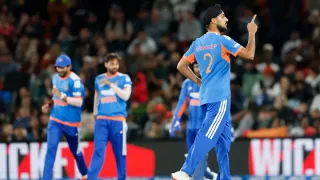 ind-vs-nz-1st-t20i-glenn-phillips-82-powers-new-zealand-to-225-at-break-puts-india-under-pressure