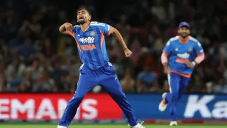 IND vs NZ 2nd T20I: India’s Bowlers Claim Three Early Wickets, Put New Zealand On Back Foot | WATCH