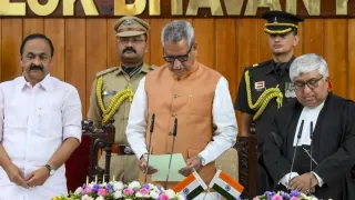 Keralam: Row Erupts As Governor Orders Veg-Only Lok Bhavan Kitchen Day After Swearing-In