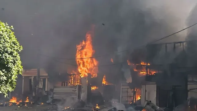 noida-fire-blaze-erupts-at-sector-125-hotel-several-shops-engulfed-cylinder-explosion-heard-short-circuit-suspected-latest-updates