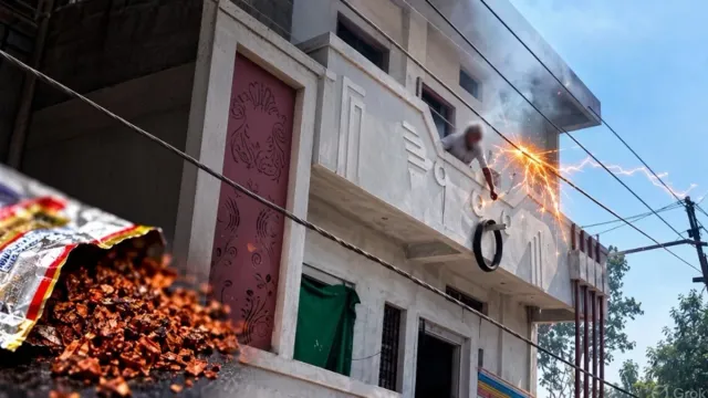 mp-man-dies-of-electrocution-after-spitting-from-balcony-on-live-wire-in-vidisha