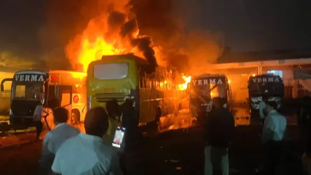 bhopal-isbt-fire-several-buses-catch-flame-fire-tenders-rush-to-spot
