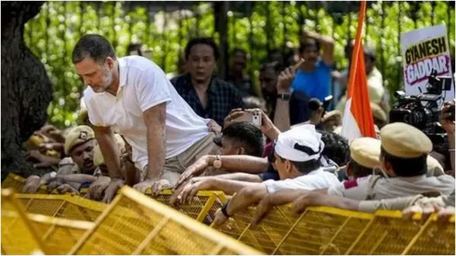 rahul-gandhi-aims-to-turn-nov-1-rally-into-public-movement-against-gyanesh-kumar-but-timing-poses-two-challenges