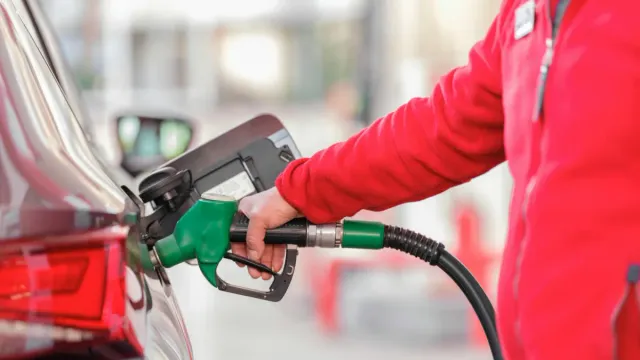 govt-clears-e100-fuel-for-flex-fuel-vehicles-paving-way-for-100-ethanol-cars-will-e20-cars-be-affected