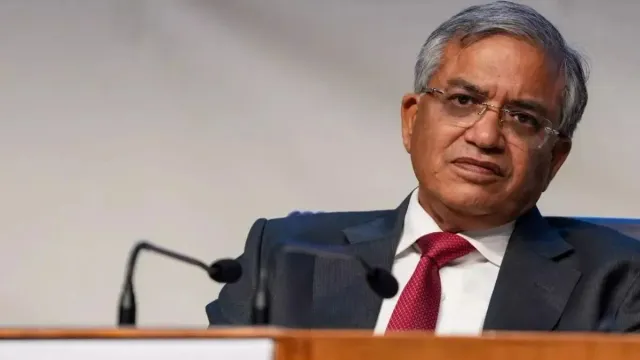 election-commission-tells-supreme-court-in-in-15-point-affidavit-plea-to-restrain-cec-gyanesh-kumar-not-maintainable