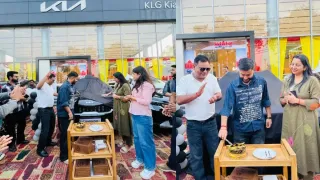 Diwali 2026: Pharma CEO Gifts 4 SUVs To Top Performers, Opens Lucky Draw For More Employees