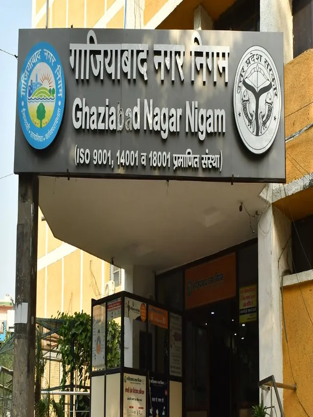 ghaziabad-beautifies-central-verges-parks-ahead-of-diwali-saplings-planted-across-city