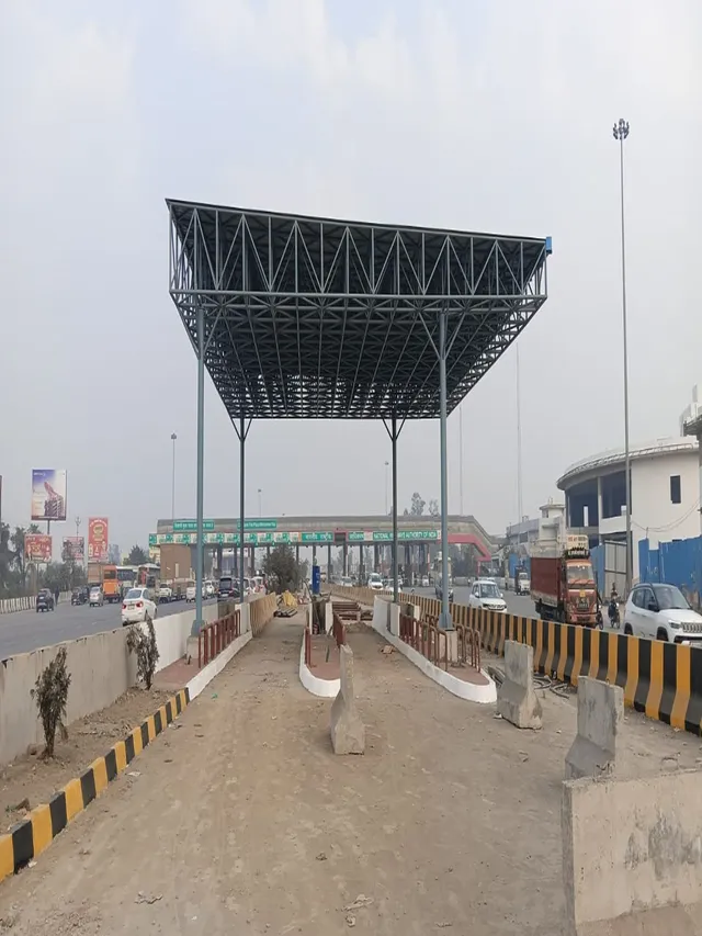 hapur-to-get-four-new-booths-at-chhijarsi-toll-plaza-to-ease-traffic-congestion