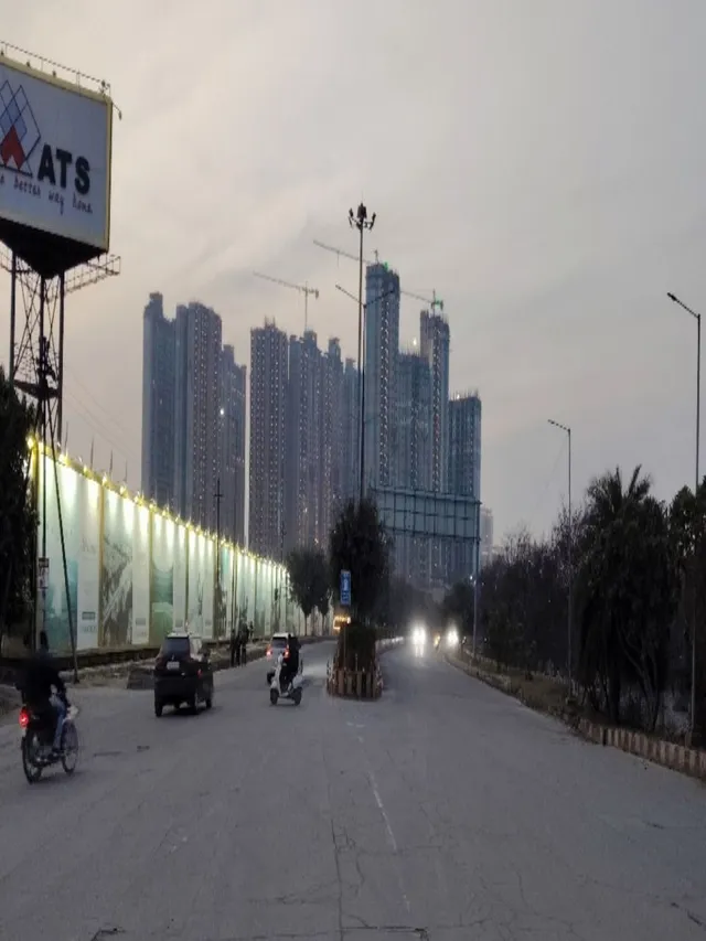 noida-cctv-blind-spots-raise-safety-concerns-across-city-internal-roads-service-lanes-uncovered