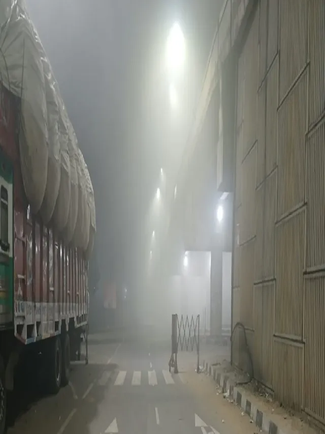 meerut-cold-wave-and-fog-worsen-conditions-residents-face-train-delays-power-cuts