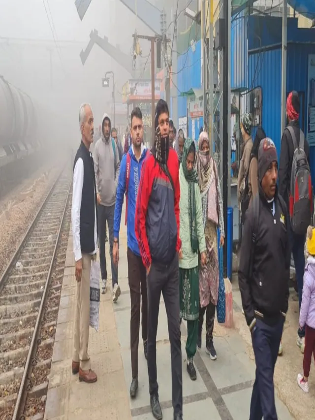 delhi-rail-services-disrupted-as-over-15-trains-arrive-late-goa-express-humsafar-among-worst-hit
